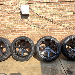22inch Ravetti M7 Gloss Black Rims