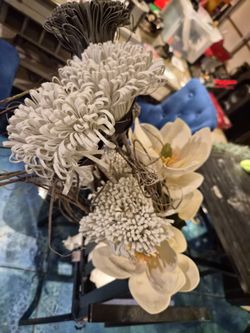 White And Gray Flower Decor
