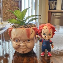 Chucky Artificial Plant Planter & Figure / Horror / Halloween / Childs Play / Dolls / Good Guys / Tiffany Valentine / Glen Ray / Universal Studios 