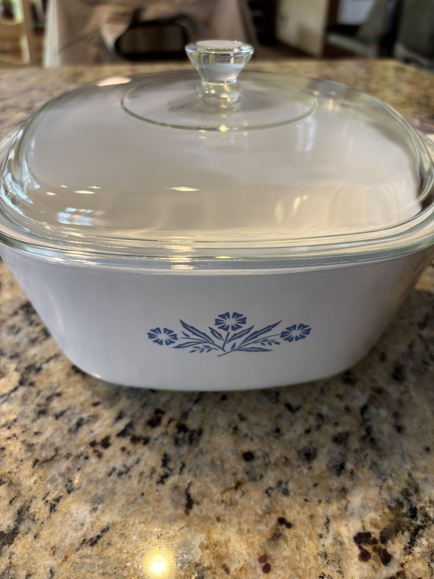 Vintage Blue Cornflower corningware 2 -1/2 Qt With Lid