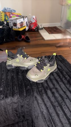 Boys 8C Toddler Sneakers
