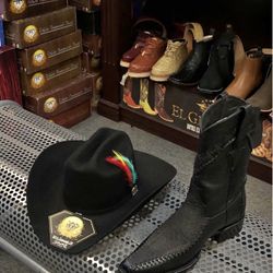 Botines negros de cuero + sombrero negro (juego)