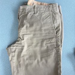 Gap Straight Leg Pant