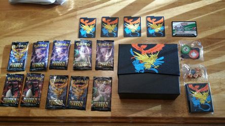 Pokémon Hidden Fates Elite Trainer Box, 65 Legendary Bird Card Sleeves, Seven Dice, Counters, 11 Unused TCG Codes, Empty Packs, Pokemon