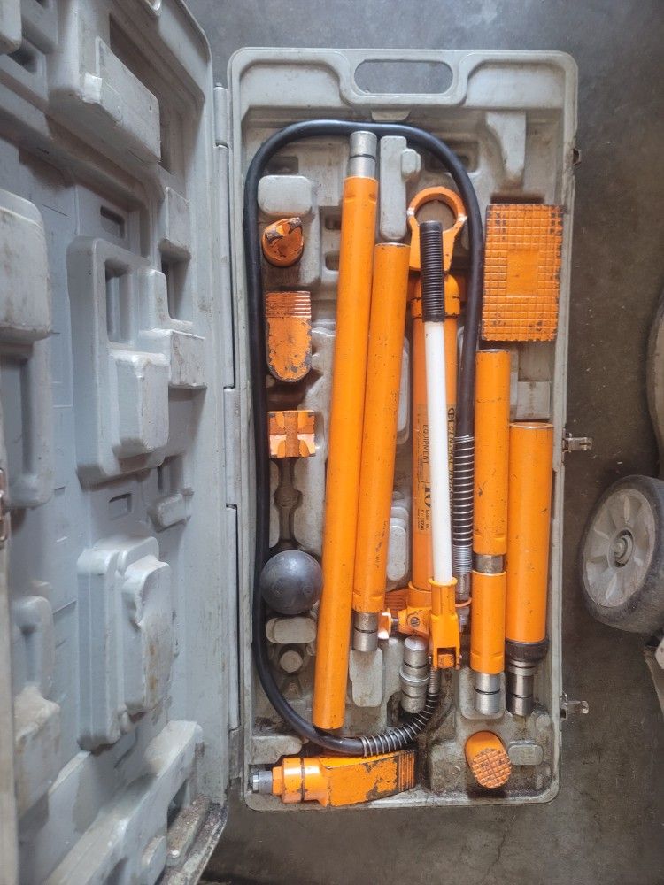 CENTRAL HYDRAULIC 10 TON PORTABLE PULLER
