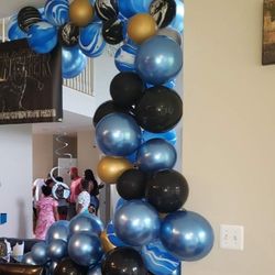 Half balloon arches