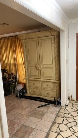 Cabinet with four drawer