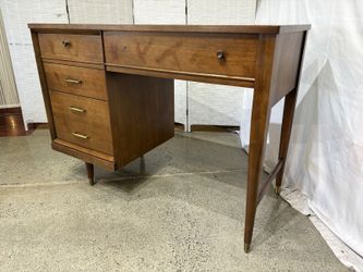 SINGER Vintage Mid-Century Modern Wooden Flip Top Sewing Desk