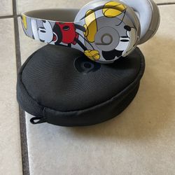 Beats By Dr Limited Edition Mickey Mouse Solo 3