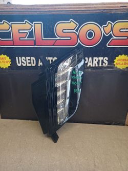 16 19 Chevy Volt RH Fog Light OEM.