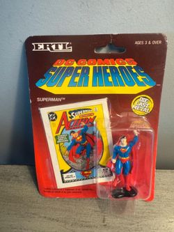 1990  DC Comics Super Heroes Superman Raised Fist Die-Cast Metal Figure