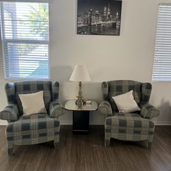 Living Room Chairs 