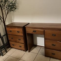 🪞 Vintage Desk & Dresser Set – Timeless Charm for Your Space