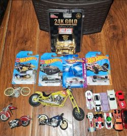 Hot Wheels Bundle 🚗 🏍