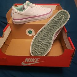 $70 Nike's Girls 6.
