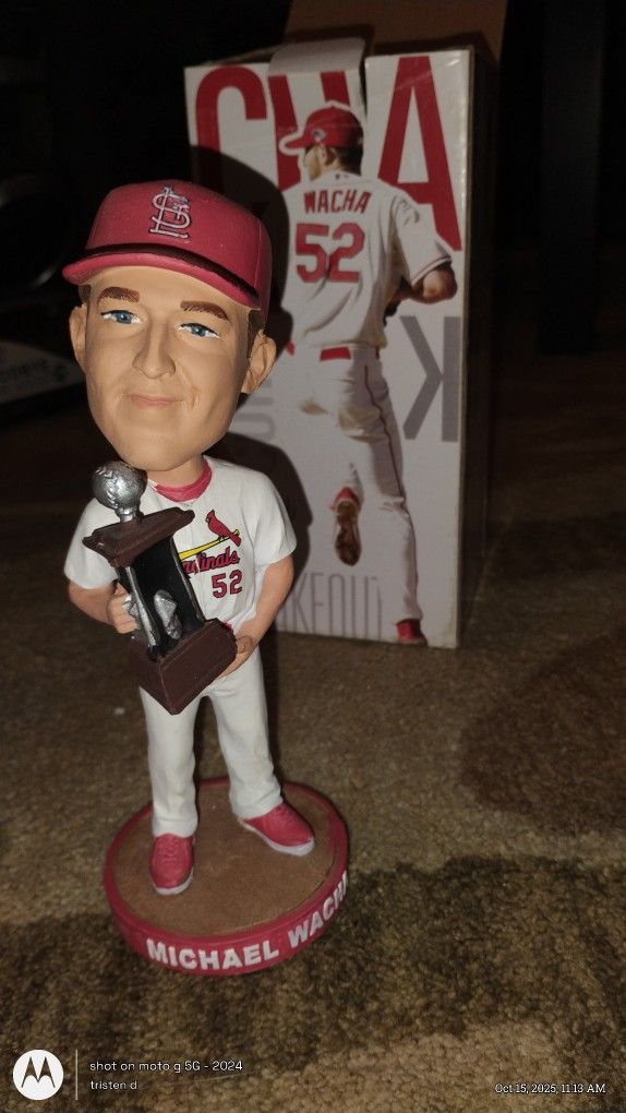 Stl Cardinals Booble Head And Statues