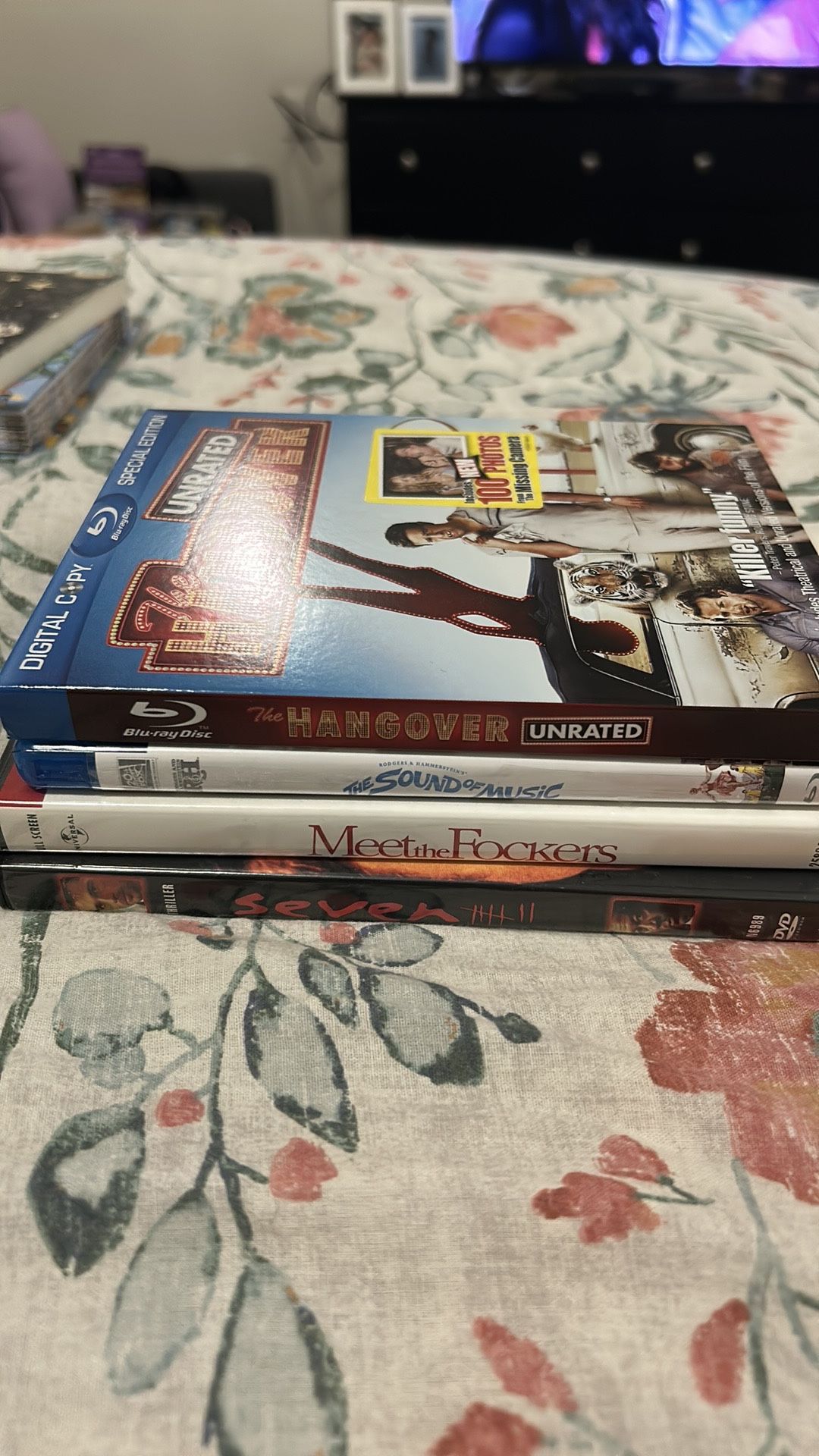 4 DVDs