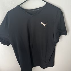 Black Puma T $5 Size: Large