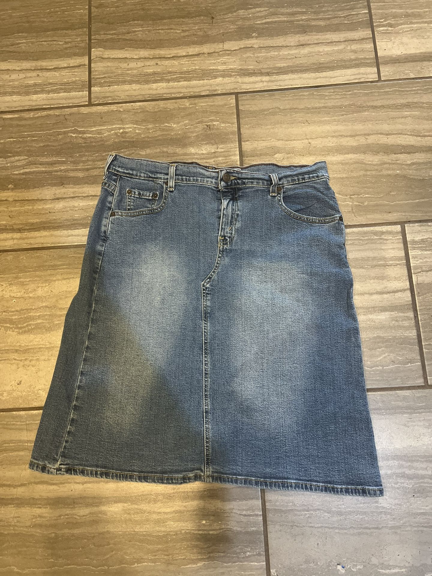 Levi Denim Skirt Sz 16