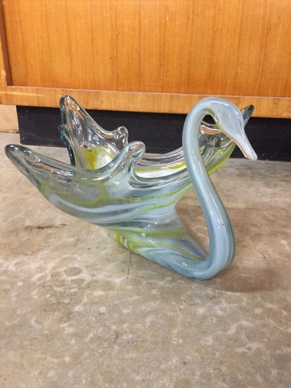 Glass swan antique
