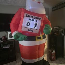 9 Ft Santa Claus 