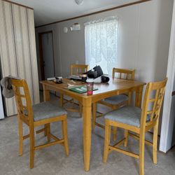 Countertop-Height Dining Set – Ready for Its Next Chapter!