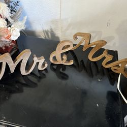 Wood Letters Mr & Mrs