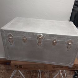 TRUNK  CHEST  DECOR  WHITE 
