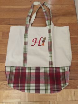 Medium size tote bag with letter H