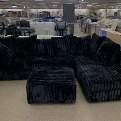 SECTIONALS/ BEDROOM SETS 4 PC 