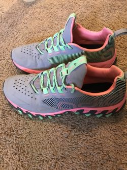 Adidas Womens size 10 Great Condition