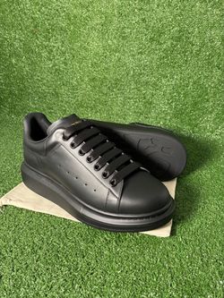 Mcqueens Men's shoes Size 6.5 & 7