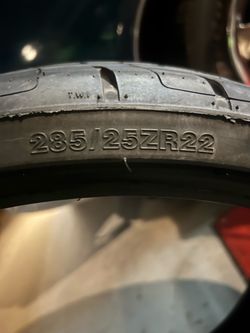 285/25ZR22 Tire