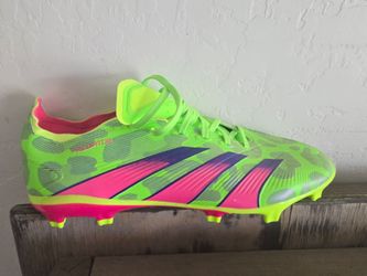 Grinch Soccer  Predator Kleets Sz 12 Adidas