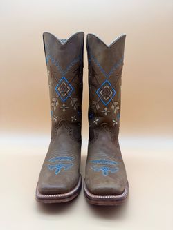 Brown Leather Cowboy Boots in Western style size 8 in woman