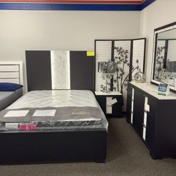STORE CLOSING !!! LAST WEEK ((( Queen Bedroom Set 4pc