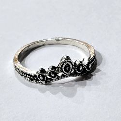MARCASITE SILVER EMBOSSED TIARA ROYAL CROWN NEW SIZE 6 RING