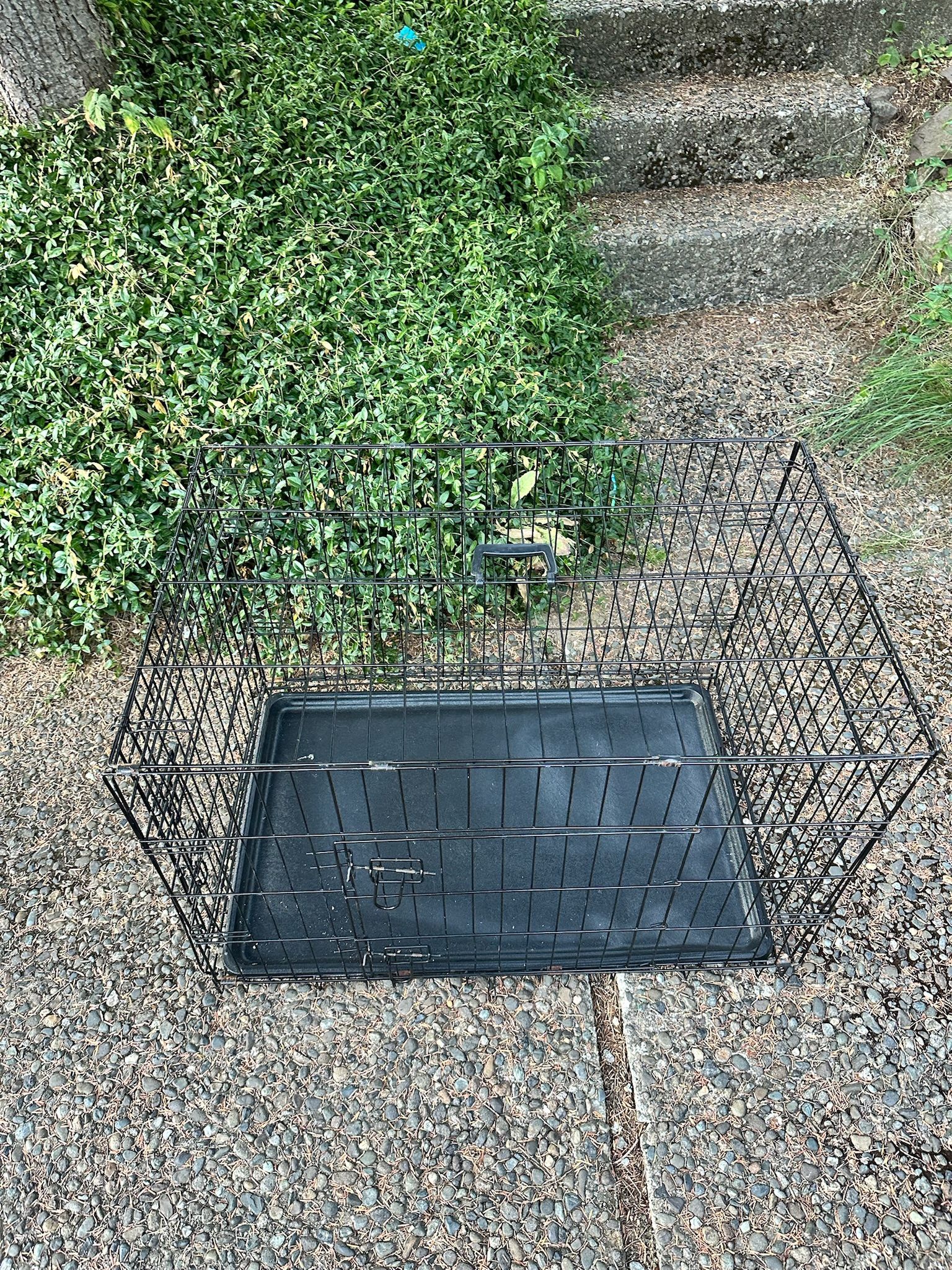 Foldable Pet crate 25in H x 22.5in D x 35in W