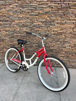 Schwinn “ Legacy “ 26 inch Beach Cruiser Red / White