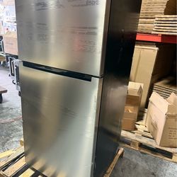 Vissani 18.1 cu. Ft. Refrigerator