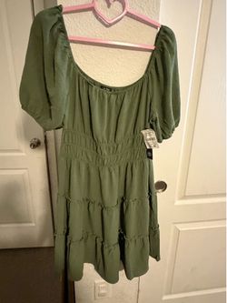 Green dress brand new with tags size large $10