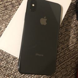Factory unlocked apple iphone X 64 gb, store warranty! 