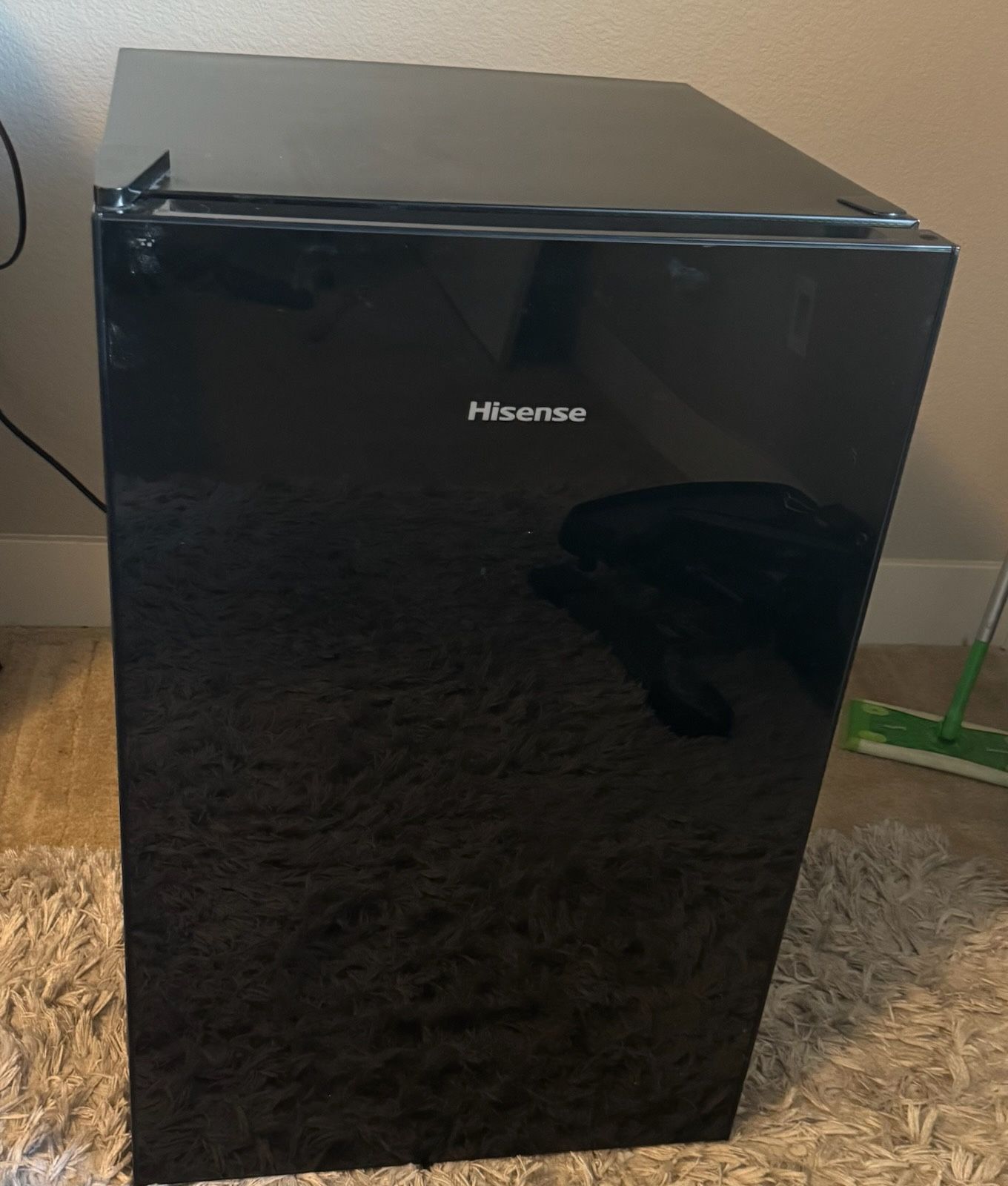 Hisense Mini Fridge