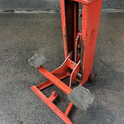 Vintage Blackhawk 1.5 Ton Automotive Jack 