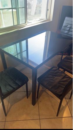 Black Glass Dinner Table (4 Chairs)