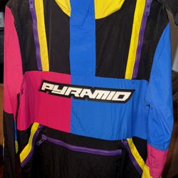 Black Pyramid Windbreaker Size M