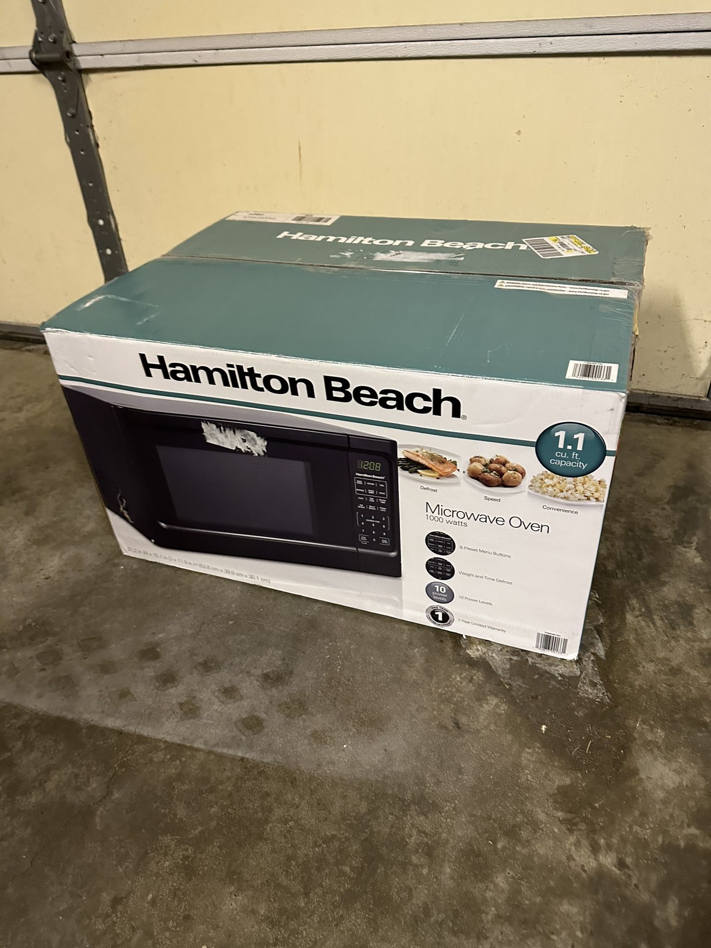 Hamilton Beach 1.1 Cu. Ft. Black Digital Microwave Oven for Sale