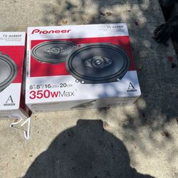 Pioneer 6x8 Speakers