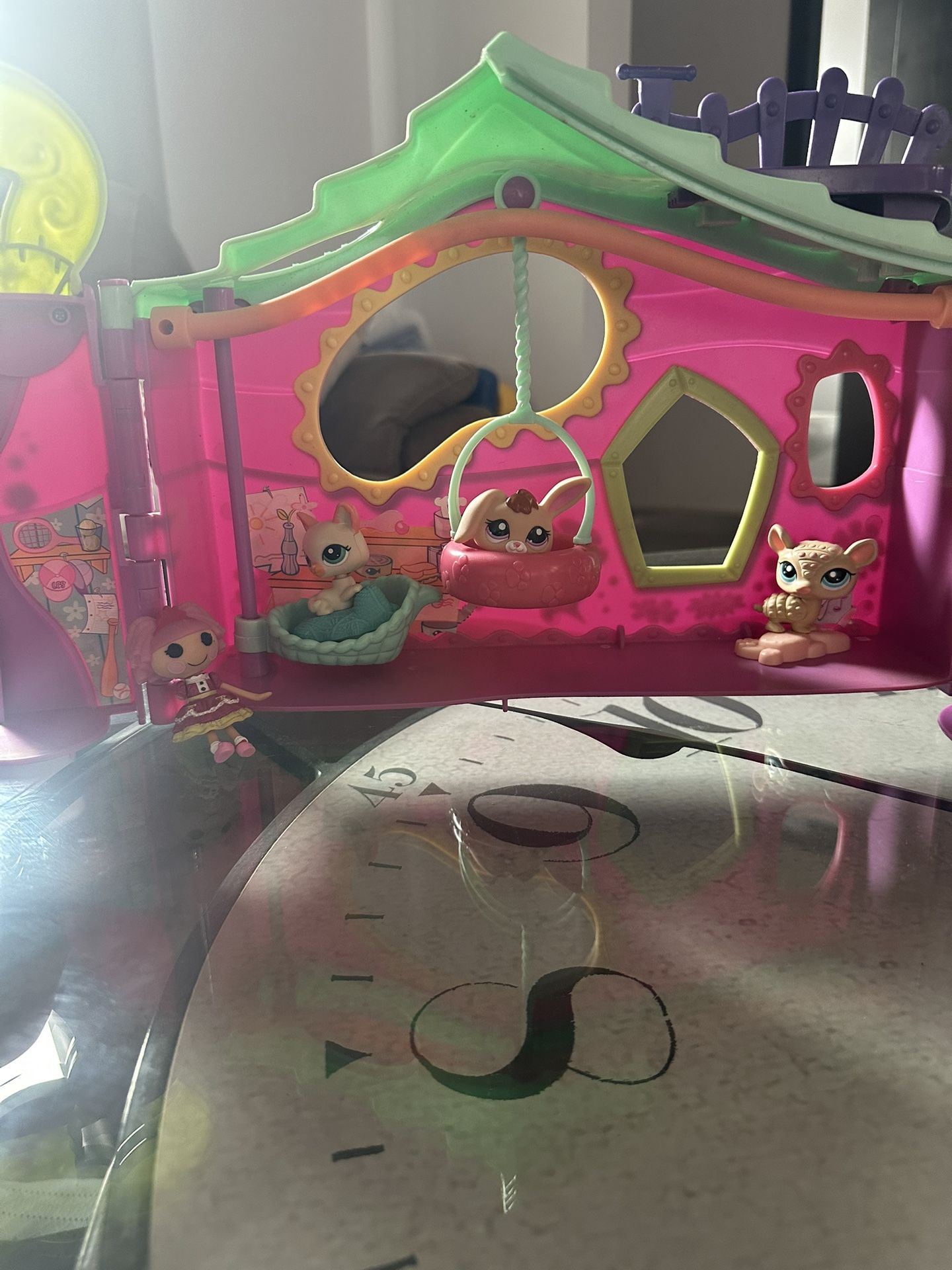 Pet shop house