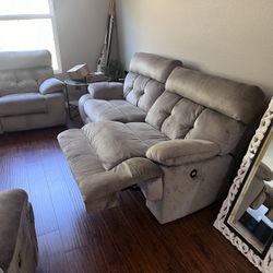 Microfiber Power Recliners-excellent Condition !!!!